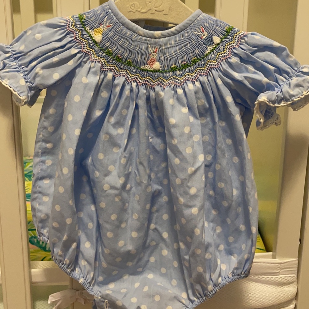 VGUC BUNNY SMOCK